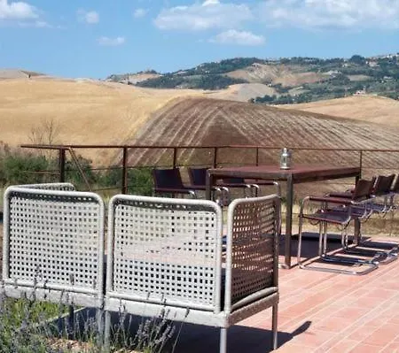 Famiglia2 Daire Volterra